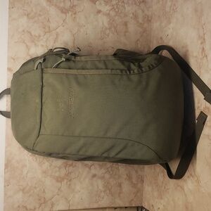Arc'terix millitar green 100% nylon padded backpack Blake 21